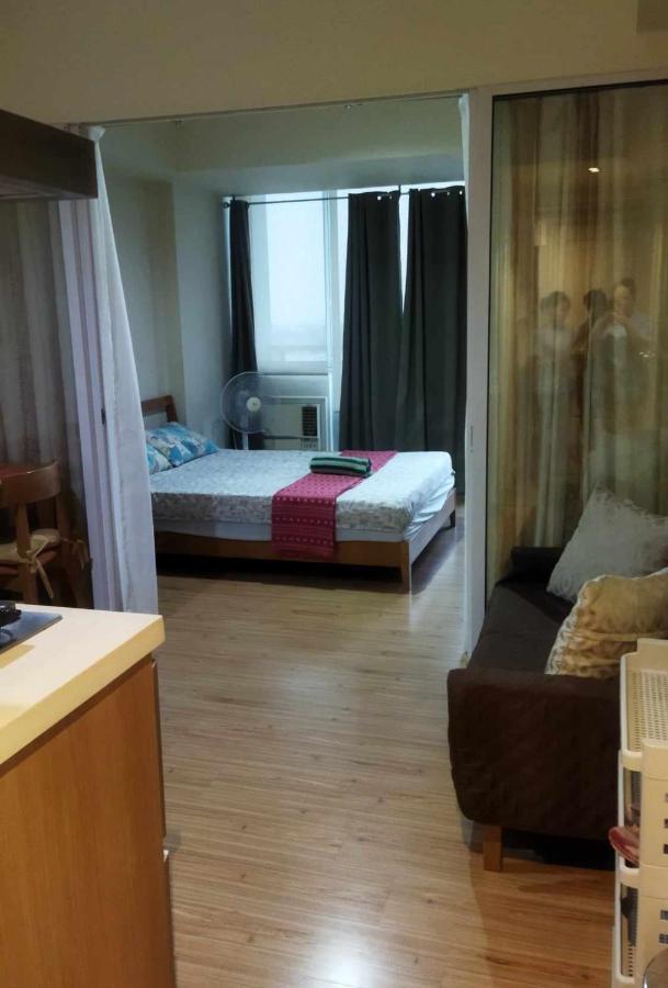 Sm Bicutan Lovely Home Manila Esterno foto