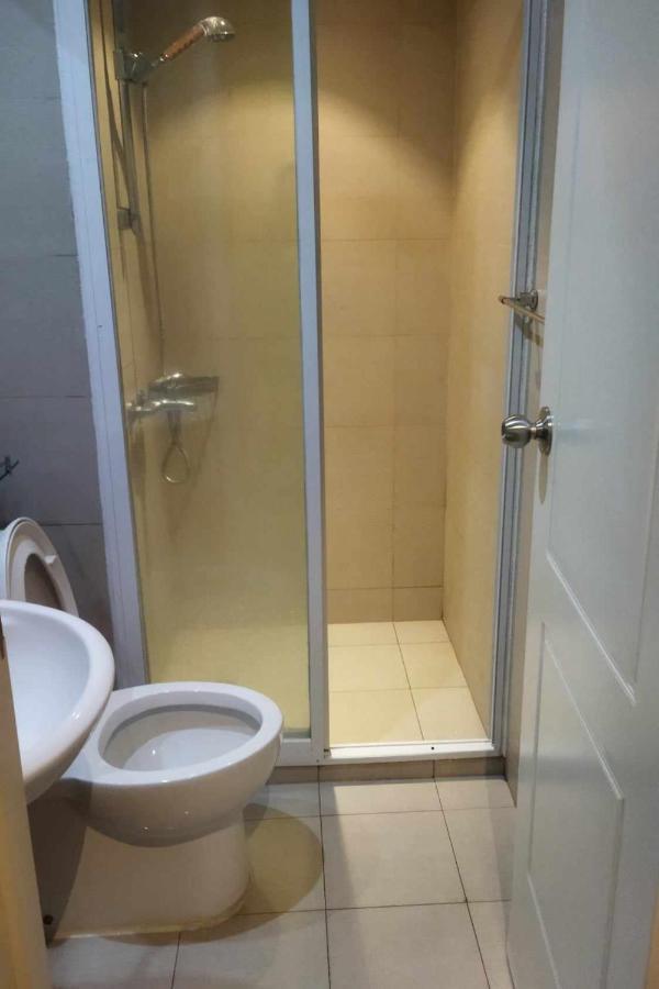 Sm Bicutan Lovely Home Manila Esterno foto
